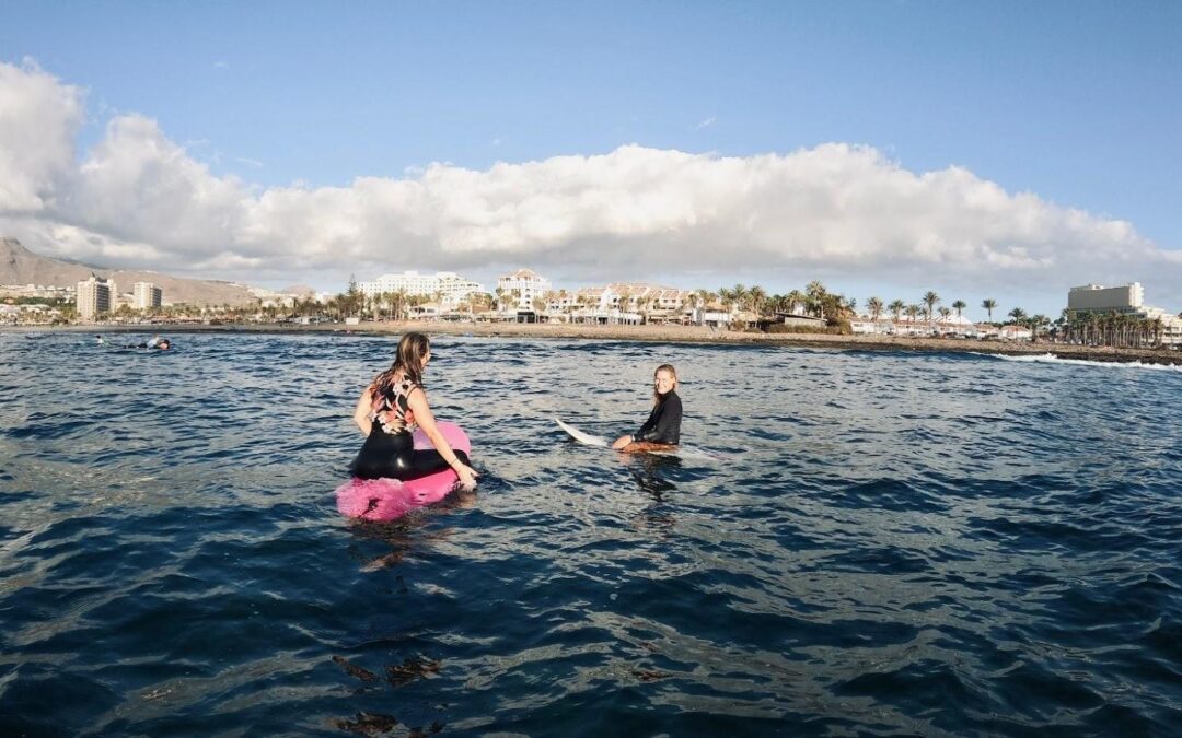 girls surfing in el Medio - surf spot in Tenerife